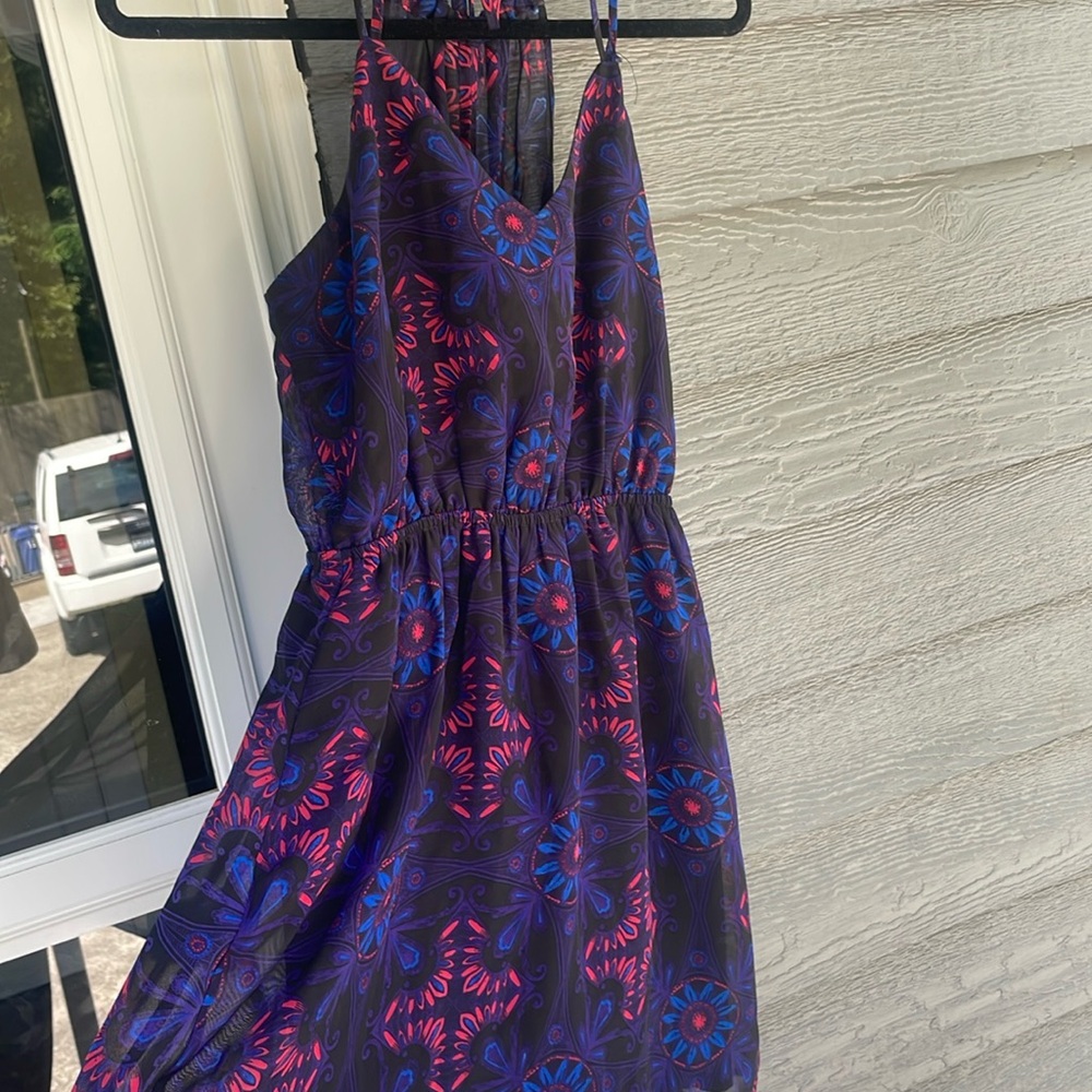 Beautiful colors, flowy dress, size S